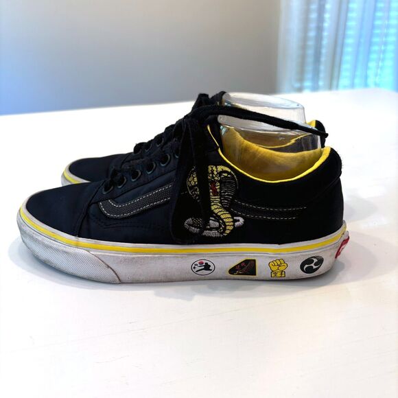 Vans X Men's Cobra Kai Old Skool Shoes Sneakers US Size 6.5 Style 507452 - Picture 2 of 10